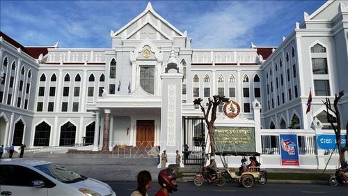 Trụ sở của Đảng Nhân dân Campuchia (CPP) cầm quyền tại quận Chamkarmon, thủ đô Phnom Penh. Ảnh tư liệu: Nguyễn Vũ Hùng/TTXVN