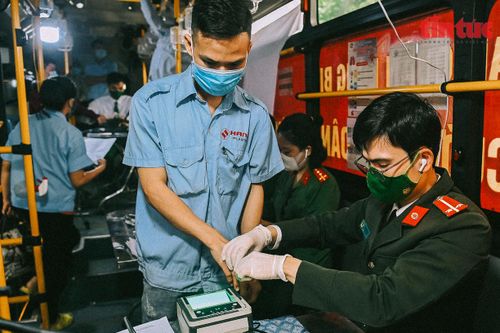 Mỗi người dân sẽ đóng 15.000 đồng lệ phí làm CCCD.