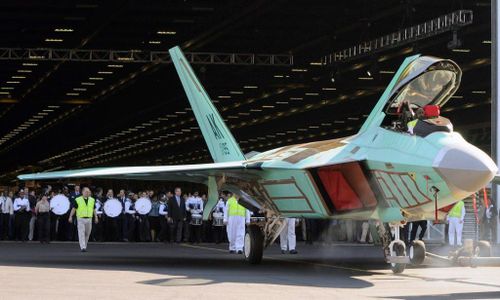 Bài học F-22 lặp lại một lần nữa, khi tàu chiến đấu Littoral, khi mười năm sau khi bắt đầu phát triển, vẫn chỉ được trang bị một khẩu pháo năm mươi bảy ly. Do vậy F-22 không phải là vũ khí hiện đại đầu tiên phải đối mặt với sự kết thúc sớm, nhưng cũng sẽ không phải là vũ khí cuối cùng trong các chương trình phát triển vũ khí của Mỹ. Nguồn ảnh: Pinterest.