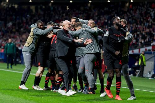  Lượt cuối, Milan phải thắng Liverpool trên sân nhà, đồng thời hy vọng Porto không giành 3 điểm trước Atletico để lách qua "khe cửa hẹp" ở vòng bảng Champions League mùa này. Trong trường hợp Milan thắng Liverpool và Porto đánh bại Atletico, đại diện của Serie A xuống chơi ở Europa League. 