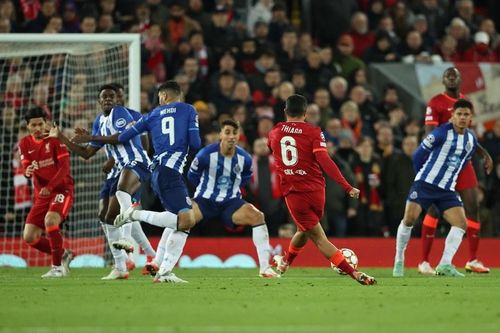 Thiago Alcantara ghi bàn đẹp mắt mở tỷ số cho Liverpool ở phút 52