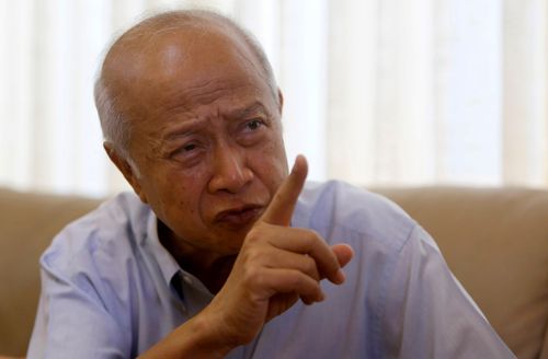 Hoàng thân Norodom Ranariddh tại nhà riêng ở Phnom Penh hồi tháng 10/2017. Ảnh: Reuters.