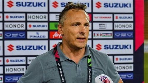 HLV Antoine Hey thể hiện quyết tâm ở AFF Cup 2020