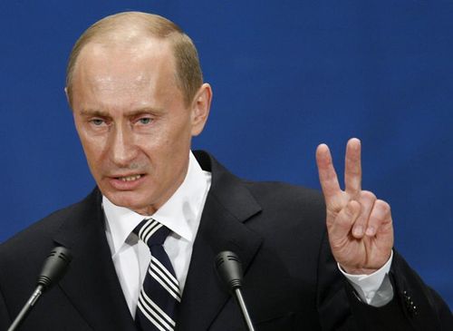 Nhà lãnh đạo Nga Putin phát biểu tại cuộc họp báo trong Hội nghị thượng đỉnh NATO ở Bucharest, Romania năm 2008. Ảnh: AP