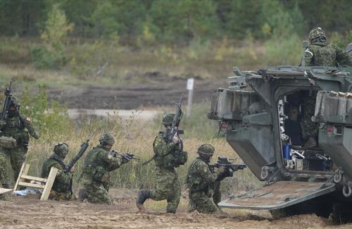 Cuộc tập trận của NATO tại Kadaga, Latvia tháng 9/2021. Ảnh: AP