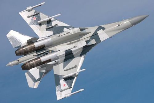 Ngược lại, các chuyên gia Nga bày tỏ sự nghi ngờ về BVR và cho rằng các biện pháp đối phó điện tử, khả năng cơ động né tránh sẽ làm giảm xác suất trúng đích đối với chiến đấu cơ cơ động xuống dưới tỉ lệ bắn trúng dự kiến từ 50-70%. Mặc dù vậy, các máy bay Nga vẫn được thiết kế để tham gia chiến tranh BVR.