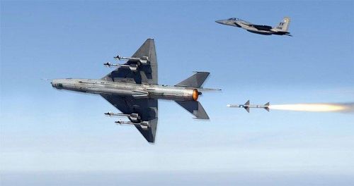 Ngược lại, các chuyên gia Nga bày tỏ sự nghi ngờ về BVR và cho rằng các biện pháp đối phó điện tử, khả năng cơ động né tránh sẽ làm giảm xác suất trúng đích đối với chiến đấu cơ cơ động xuống dưới tỉ lệ bắn trúng dự kiến từ 50-70%. Mặc dù vậy, các máy bay Nga vẫn được thiết kế để tham gia chiến tranh BVR.
