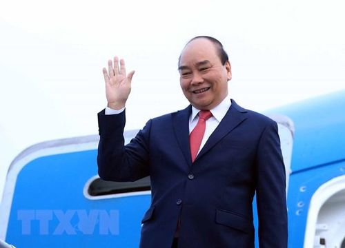  Chủ tịch nước Nguyễn Xuân Phúc lên đường thăm cấp Nhà nước Vương quốc Campuchia. (Ảnh: Thống Nhất/TTXVN) 