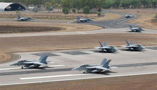 NATO sẽ sụp đổ nhanh chóng trước đòn tấn công của Nga do đã cắt giảm lực lượng quá nhiều kể từ sau khi Chiến tranh Lạnh kết thúc, trong khi Moskva lại thực hiện bước đi khác biệt hoàn toàn.