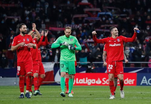  Thắng trận 3-2, Atletico tạm đẩy lùi chuỗi phong độ yếu kém trong thời gian gần đây. Trước Valencia, nhà ĐKVĐ La Liga tạo sức ép tốt với 65% thời lượng kiểm soát bóng cùng 14 cú sút và có được kết quả như ý. Vòng tới, Atletico sẽ gặp Barca lúc 22h15 ngày 6/2 (giờ Hà Nội). 