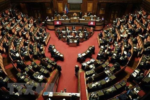 Thủ tướng Italy Mario Draghi phát biểu tại phiên họp Quốc hội ở Rome, Italy, ngày 27-4-2021. Ảnh:TTXVN.