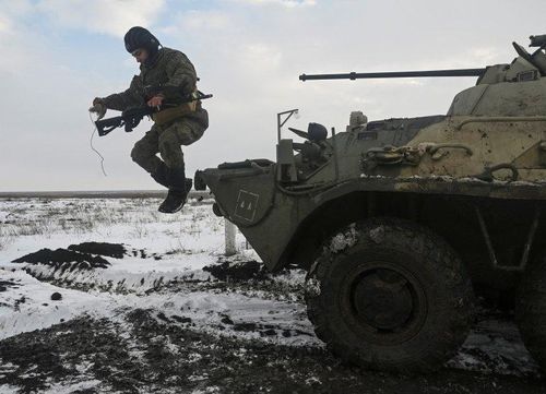 Cuộc tập trận diễn ra khi căng thẳng giữa Nga và phương Tây gia tăng liên quan tới Ukraine. Nga đang tìm cách có sự đảm bảo bằng văn bản rằng Ukraine sẽ không trở thành thành viên NATO. Trong khi đó, Tổng thư ký NATO Jens Stoltenberg nói rằng yêu cầu này là không thể chấp nhận được, nhưng bày tỏ hy vọng hai bên có thể tìm ra giải pháp hạ nhiệt tình hình hiện nay.