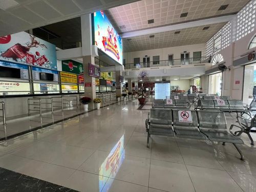 Vắng vẻ lạ thường ngày cận Tết