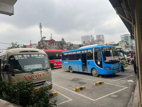 Mỗi chuyến xe chỉ được trên dưới 10 hành khách