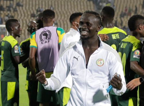  Trước đó, Senegal đã hai lần vào chung kết (2002 và 2019) nhưng đều gục ngã trước cửa thiên đường. Cách đây 2 năm, "Sư tử vùng Teranga" để thua Algeria 0-1 ở chung kết. 