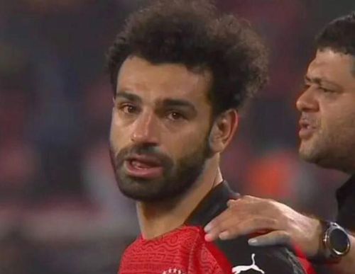 Mohamed Salah phải đứng nhìn Sadio Mane thực hiện lượt sút quyết định để ấn định chiến thắng 4-2 cho Senegal. Cầu thủ sinh năm 1992 bật khóc sau khi mành lưới của thủ môn Gabaski rung lên. Salah đã có 2 lần nếm trải cảm giác về nhì ở CAN. Năm 2017, anh cùng đồng đội để thua Cameroon với tỷ số 1-2 sau 90 phút.