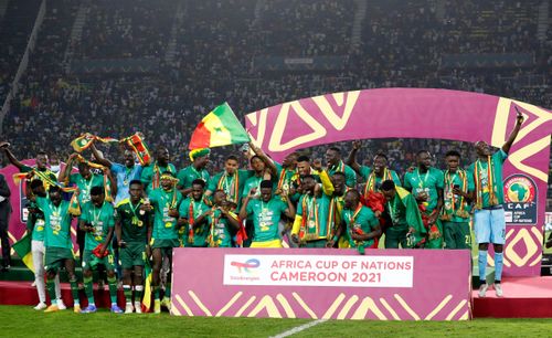 Hành trình vào chung kết của Senegal có phần dễ dàng hơn so với Ai Cập. Tuy nhiên, đoàn quân của HLV Aliou Cisse có màn thể hiện tốt trong trận tranh ngôi vương. Họ cầm bóng, dứt điểm nhiều hơn và chỉ có sự xuất sắc của thủ môn Gabaski mới giúp Ai Cập bảo toàn mành lưới trong 120 phút.