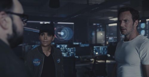  Moonfall có sự góp mặt của Halle Berry, Patrick Wilson và John Bradley trong các vai chính. 