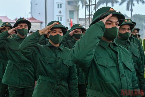 Các tân binh huyện Đông Anh, Hà Nội được tuyển chọn tham gia nhập ngũ đợt này. (Ảnh: Duy Linh)