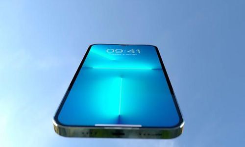 Vì vậy camera dạng phẳng giống như thiết kế được đăng tải của iOS beta news có vẻ được lòng người dùng hơn vì giúp máy có vẻ ngoài liền mạch, gọn gàng.