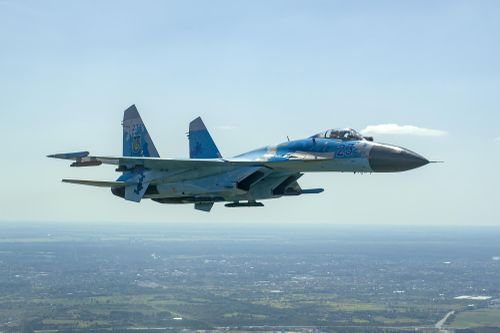 Tờ báo Mỹ nhắc lại, sự việc xảy ra vào ngày 24/2. Một máy bay chiến đấu Su-27 của Không quân Ukraine đã hạ cánh xuống một trong những căn cứ quân sự của Romania nằm ở phía Đông Bắc đất nước.