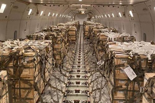Do đó, Mỹ đã tập trung vào việc chuyển giao các hệ thống tên lửa cầm tay cho Ukraine. Bộ Quốc phòng Mỹ cũng đã thông báo gói viện trợ quân sự trị giá 350 triệu USD cho Ukraine bao gồm tên lửa Javelins và có thể cả Stingers.