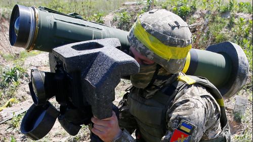 Ukraine cũng nhấn mạnh rằng họ đang thực sự cần thêm các tên lửa chống tăng Javelin, một vũ khí cần thiết cho công cuộc chặn lại các cuộc tấn công trong đô thị của Quân đội Nga, nhưng nay lại đang trong tình trạng đặc biệt thiếu hụt. Nguồn ảnh: Nikkei Asia.