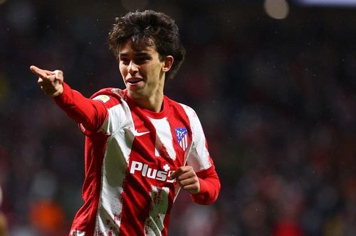Niềm vui của Joao Felix với món quà của đội khách