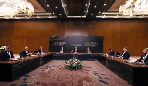 Quang cảnh vòng đàm phán ba bên tại khách sạn Regnum Carya ở Antalya hôm 10/3. Ảnh: Anadolu Agency
