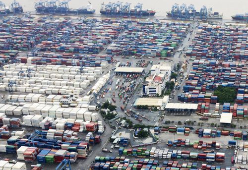 Nhiều doanh nghiệp đề xuất TP.HCM hoãn thu phí hạ tầng cảng biển. Ảnh: Lê Quân.