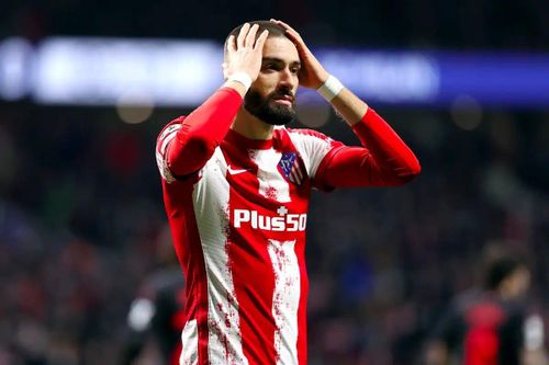 Carrasco bị treo giò khiến kế hoạch của Atletico đảo lộn. Ảnh: Reuters.