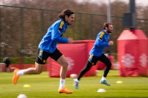 May cho MU là Edinson Cavani hoàn toàn bình phục chấn thương và dần lấy lại trạng thái thể lực tốt nhất. Trước đó, "El Matador" vào sân từ ghế dự bị ở trận Tottenham và cho thấy cảm giác bóng khá tốt. Với Ronaldo và Cavani, HLV Rangnick có thể linh hoạt sử dụng một trong 2 cầu thủ đá chính, sau đó người còn lại vào sân từ hiệp 2.