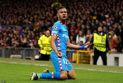 Tới phút 41, Atletico lần thứ 2 làm tung lưới Man Utd...
