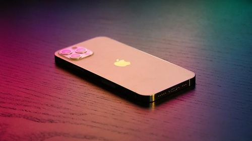 Năm nay, Apple được cho là sẽ thay thế biến thể “mini” bằng model iPhone 14 Max lớn hơn, có kích thước 6.68 inch và sử dụng tấm nền OLED. Tuy nhiên, điện thoại này cùng với model iPhone 14 tiêu chuẩn sẽ không có công nghệ Promotion nên chỉ hỗ trợ tần số quét 60Hz tiêu chuẩn.