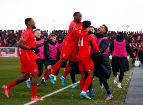  Tuyển Canada giành một trong 3 suất trực tiếp của Bắc, Trung Mỹ và Caribbean dự World Cup 2022. Thầy trò HLV John Herdman chơi 13 trận, giành 28 điểm. Canada gây bất ngờ khi vượt lên tuyển Mỹ, Mexico và Costa Rica để giành vé sớm nhất. 
