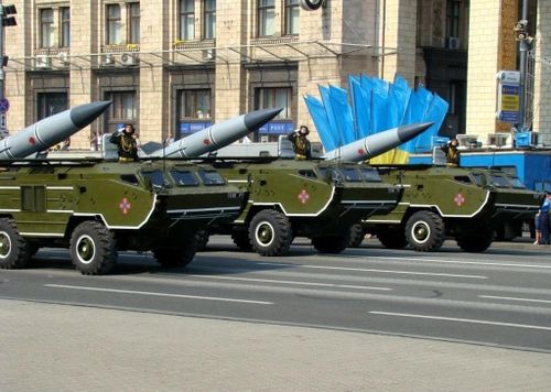 Việc tổ hợp phòng không S-300V4 bố trí sát biên giới nhưng lại không đưa ra được phản ứng thích hợp khiến cho giới chuyên gia quân sự đi tới nhận định rằng, tính năng kỹ chiến thuật của vũ khí này không được như Nga quảng cáo.