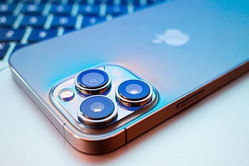 Các thông số kỹ thuật ống kính khác vẫn như cũ, bao gồm tele và siêu rộng. Camera 48 MP không phải là tin tức mới, việc iPhone 14 Pro có cảm biến lớn hơn sẽ giúp thu nhiều ánh sáng hơn đẻ cải thiện chất lượng chụp thiếu sáng.