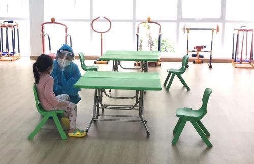 Trường Mầm non Ánh Sao lên phương án xử lý đối với trường hợp trẻ bị nhiễm F0.