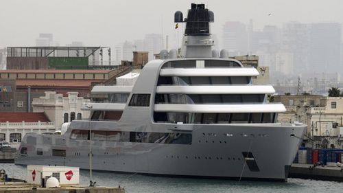 Siêu du thuyền Solaris của tỷ phú Roman Abramovich cập cảng Tây Ban Nha hồi tháng 3. Ảnh: TASS.