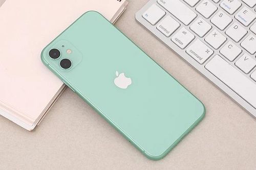 Apple ra mắt iPhone SE 2022 vào tháng trước, trang bị chip A15 Bionic và kết nối 5G. Tuy nhiên, thiết bị này không đạt được doanh thu như mong đợi do thiết kế cũ. Sản phẩm có giá từ 429 USD.