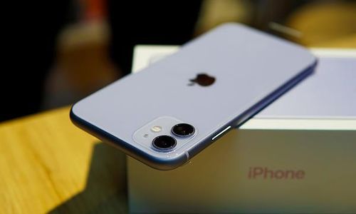 Vì vậy Apple sẽ không muốn doanh số của nó bị ảnh hưởng bởi một trong các mẫu iPhone cũ hơn như iPhone 11. Một nguồn tin cho biết, iPhone 11 thậm chí đã bán được nhiều hơn mức trung bình kể từ khi iPhone SE được công bố.