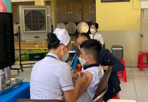 Biện pháp tốt nhất để ngăn ngừa trẻ em mắc hội chứng MIS-C là cho tất cả trẻ em đủ điều kiện từ 5 tuổi trở lên tiêm vaccine phòng COVID-19.