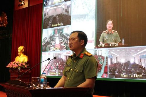 Trung tá Đoàn Đức Thắng, Chánh Thanh tra CATP phát biểu tại hội nghị