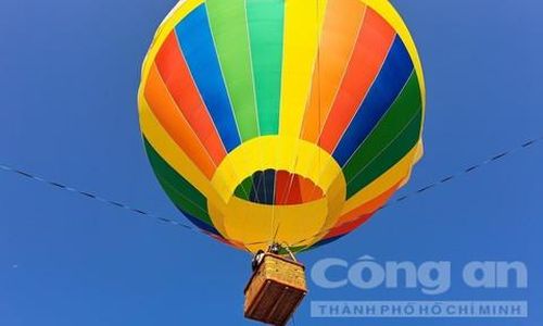 Lễ hội khinh khí cầu Kon Tum điễn ra hết ngày 24-4