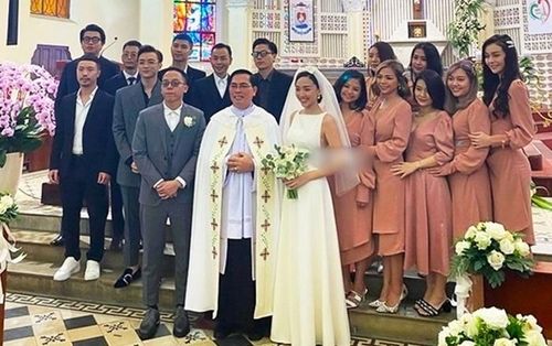 Phần lớn hơn là vì chúng mình chỉ muốn được khán giả yêu thương bằng chính những sản phẩm nghệ thuật nghiêm túc. Một lần nữa, chúng mình xin cảm ơn những ai đã quan tâm và xin lỗi nếu tin tức hôm qua có làm phiền mọi người”.