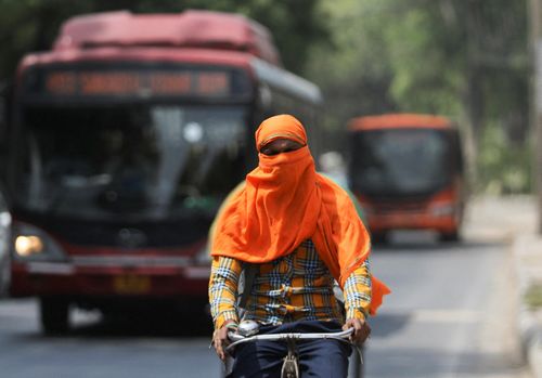 Khu vực Tây Bắc và miền Trung Ấn Độ đã trải qua tháng 4 nóng nhất trong 122 năm. Ảnh: Reuters.