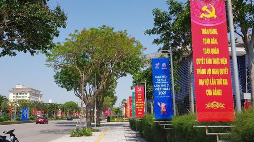 Nhiều tuyến đường được trang trí bắt mắt.