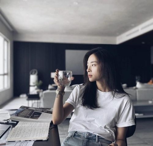 Căn hộ có view trọn thành phố và sông Sài Gòn cực kì thoáng mát. Ảnh: FBNV