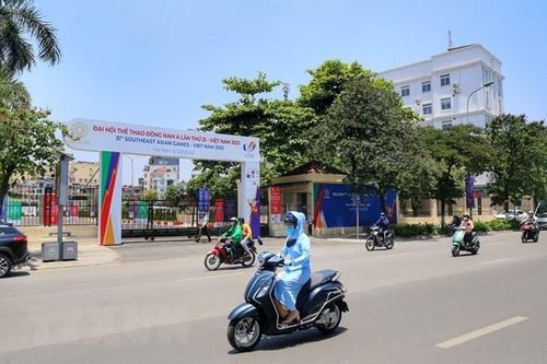  Cung Thể thao Quần Ngựa trang hoàng pano, áp phích chào đón SEA Games 31. (Ảnh: Tuấn Đức/TTXVN) 