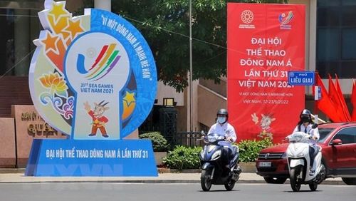  Ngã tư Liễu Giai với cụm mô hình và pano tuyên truyền SEA Games 31. (Ảnh: Tuấn Đức/TTXVN) 